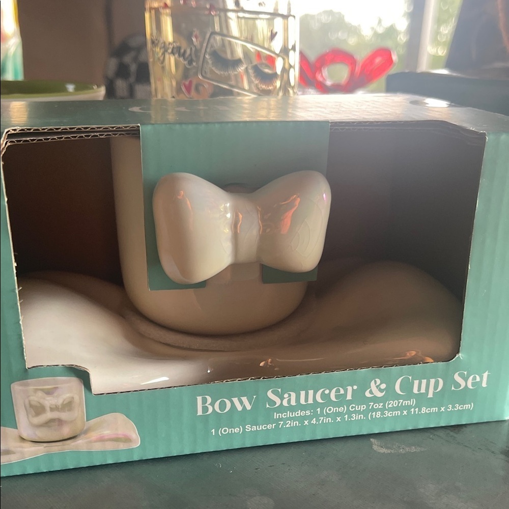 White Bow Saucer & Cup Set